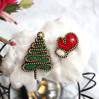 Kalėdinis sagės rinkinys Eglutė ir Pirštinaitė