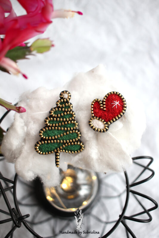 Kalėdinis sagės rinkinys Eglutė ir Pirštinaitė